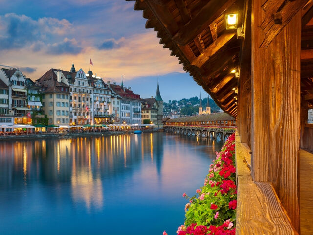 İzmir’den Direkt Hareket Görkemli Rüya Üçgeni Almanya – Fransa – İsviçre Ramazan Bayramı Özel SunExpress Hava Yoları ile 4 Gece