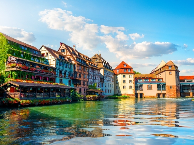 Görkemli Rüya Üçgeni İsviçre – Fransa – Almanya 2025 Sonbahar – Kış Dönemi Türk Hava Yolları ile 4 Gece