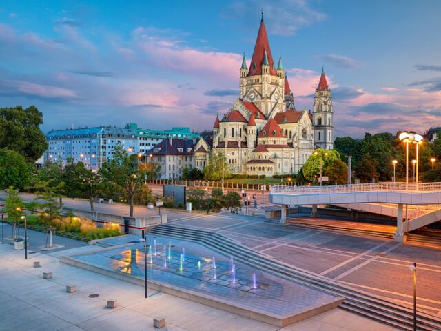 GÖRKEMLİ ORTA AVRUPA : BUDAPEŞTE-VİYANA-PRAG 2025 Yaz Dönemi Türk Hava Yolları ile 7 Gece (BUD-PRG)