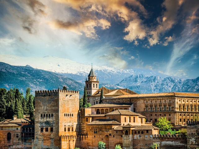 Görkemli İspanya ve Endülüs Şehirleri 2025 Sonbahar Dönemi Türk Hava Yolları ile 7 Gece