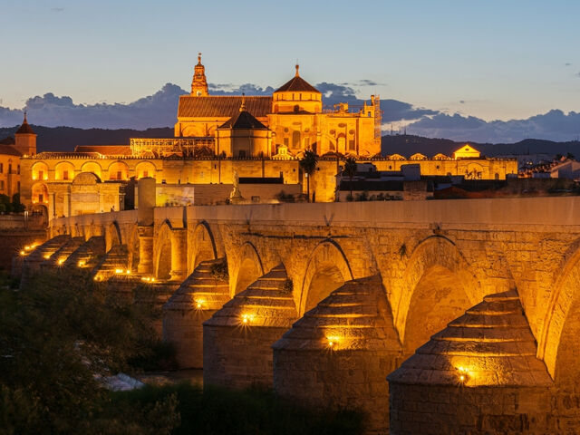 Görkemli İspanya ve Endülüs Şehirleri Yılbaşı Özel Türk Hava Yolları ile 7 Gece