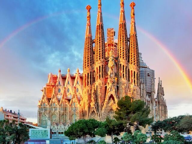 Büyük İspanya & Endülüs Elhambra Sarayı Dahil | 7 Gece | İstanbul Çıkış |Mad-Bcn | THY